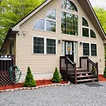 Nature Escape Resort To Unwind And Enjoy Private Deck, Hot Tub, Bbq Grills, Paddleboats, Access To All Amenities At Arrowhead Lake 3 Pools, 4 White Sand Beaches, 2 Lakes And More