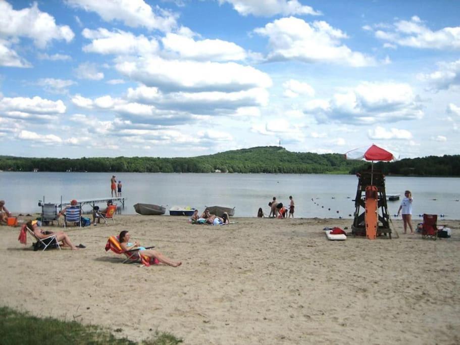 Nature Escape Resort: Lakeside Retreat With Private Deck And Hot Tub *