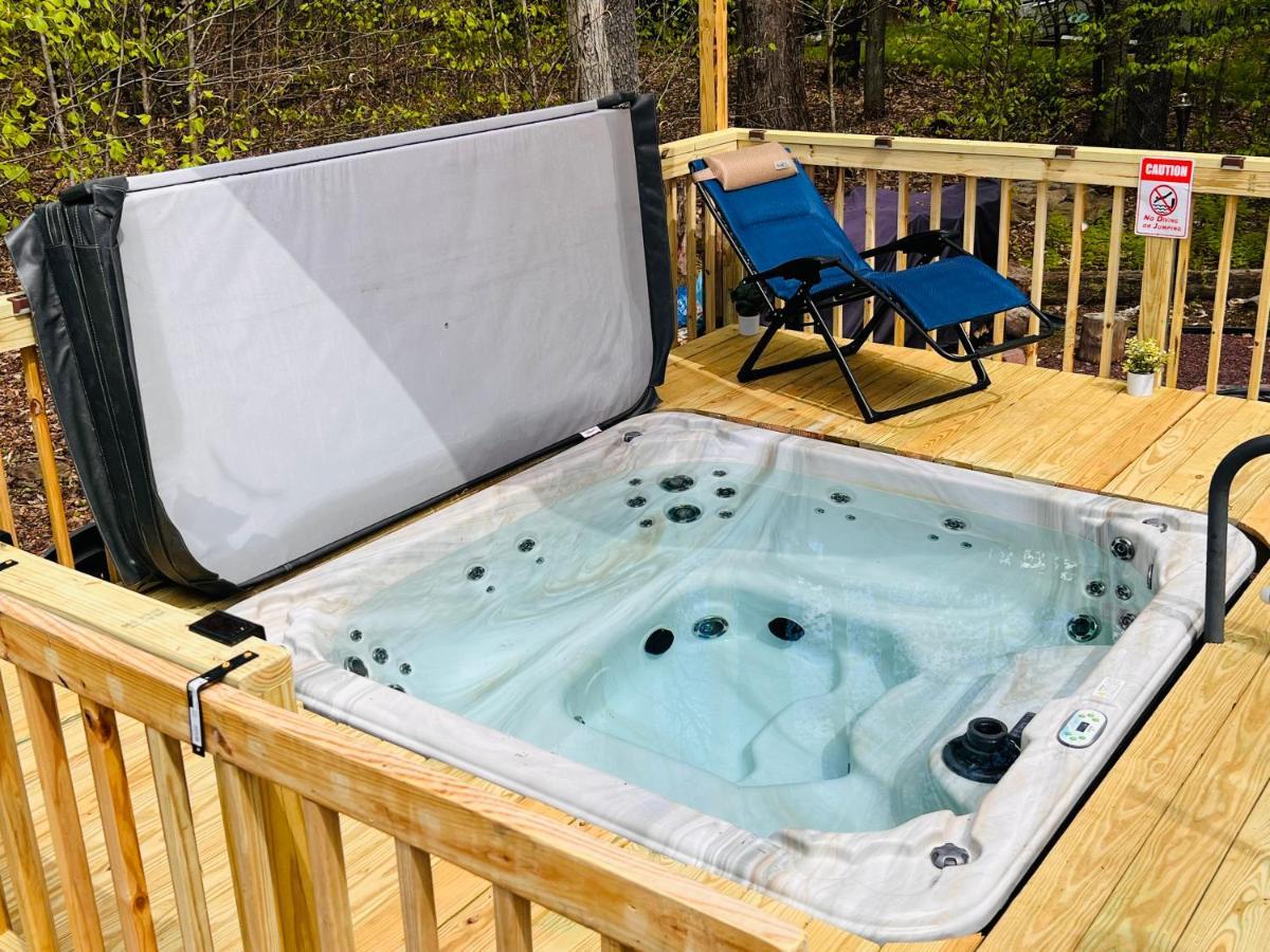 Nature Escape Resort: Lakeside Retreat With Private Deck And Hot Tub * Thornhurst