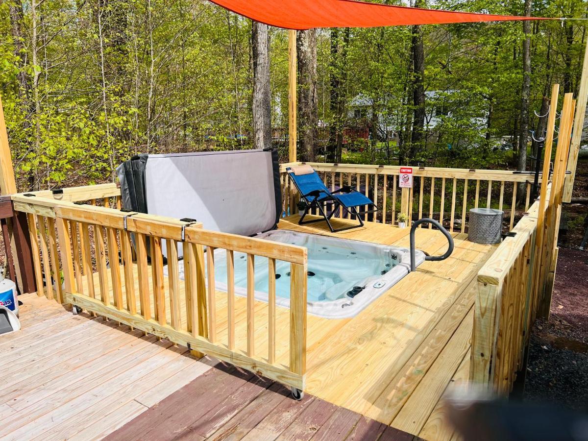 Nature Escape Resort: Lakeside Retreat With Private Deck And Hot Tub Thornhurst