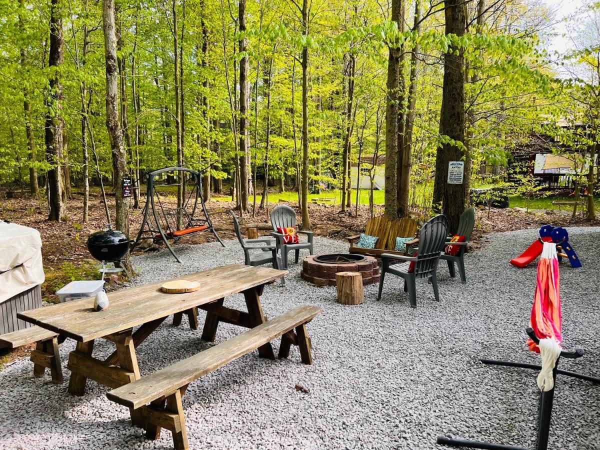 Nature Escape Resort: Lakeside Retreat With Private Deck And Hot Tub *