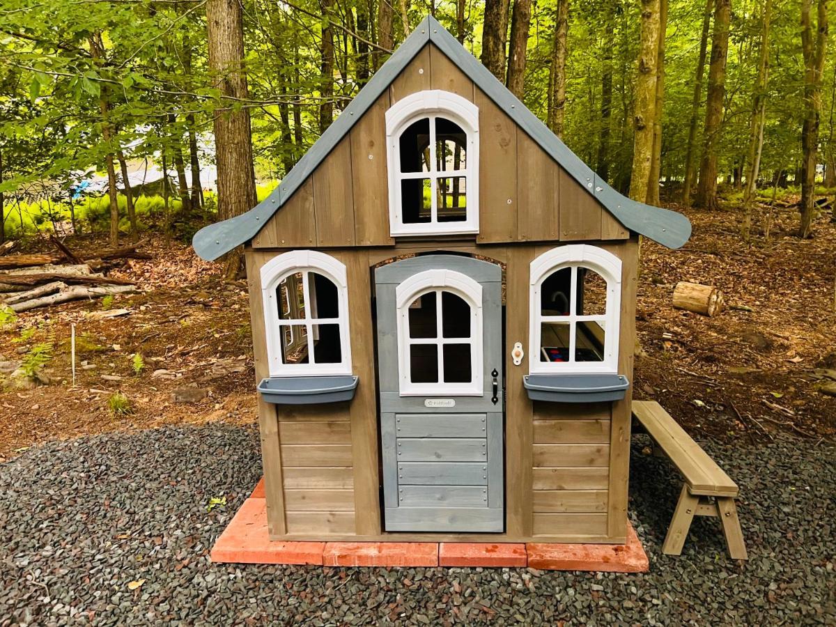 Nature Escape Resort: Lakeside Retreat With Private Deck And Hot Tub Chalet Thornhurst